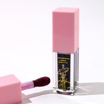 The Luna Lip Oil is a Black color changing shimmer lip oil that helps nourish and moisturize dry, chapped lips with its hydrating lip oil formula. This lip oil hydrates, treats, and nourishes delicate skin leaving behind plump and moisturized lips with a beautiful pink/burgundy stain.
Best black color changing lip oil