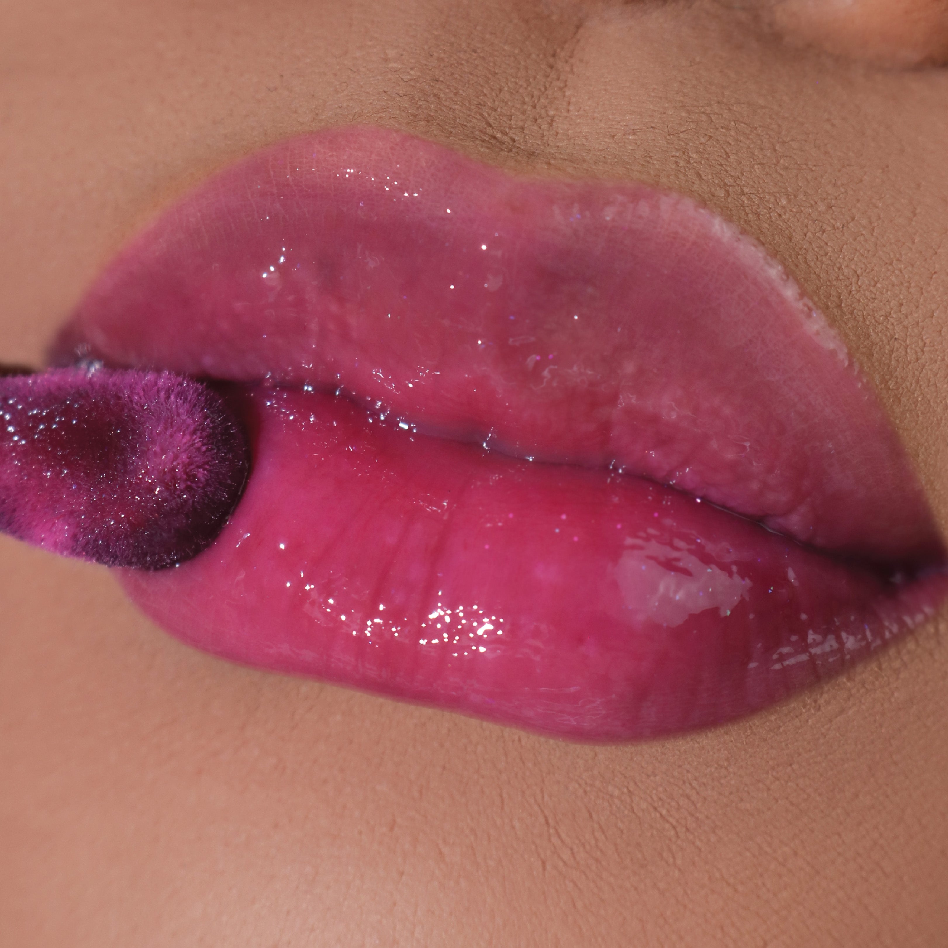 The Luna Lip Oil is a Black color changing shimmer lip oil that helps nourish and moisturize dry, chapped lips with its hydrating lip oil formula. This lip oil hydrates, treats, and nourishes delicate skin leaving behind plump and moisturized lips with a beautiful pink/burgundy stain.